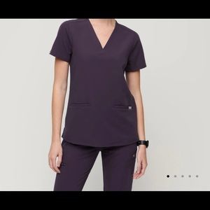 Figs Scrubs Casma™ Three-Pocket Scrub Top